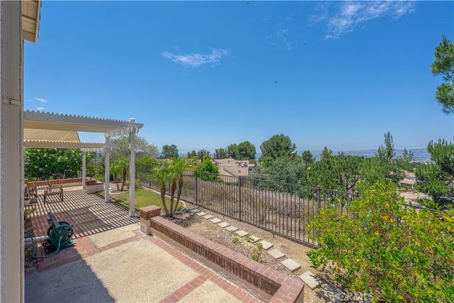 1011 S Mountcrest Court, Anaheim, CA 92808
