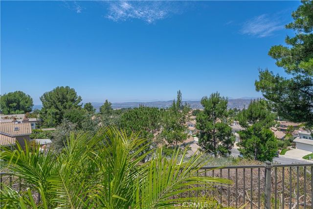 1011 S Mountcrest Court, Anaheim, CA 92808