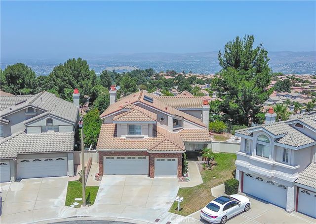 1011 S Mountcrest Court, Anaheim, CA 92808