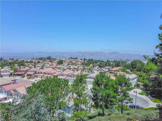 1011 S Mountcrest Court, Anaheim, CA 92808