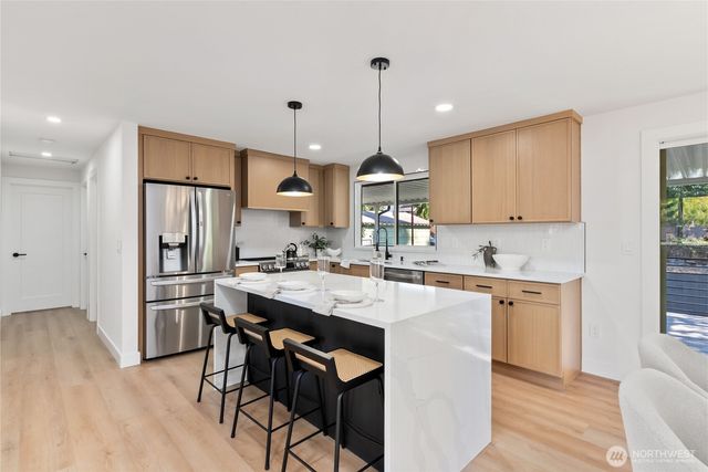 9548 3rd Avenue NW, Seattle, WA 98117