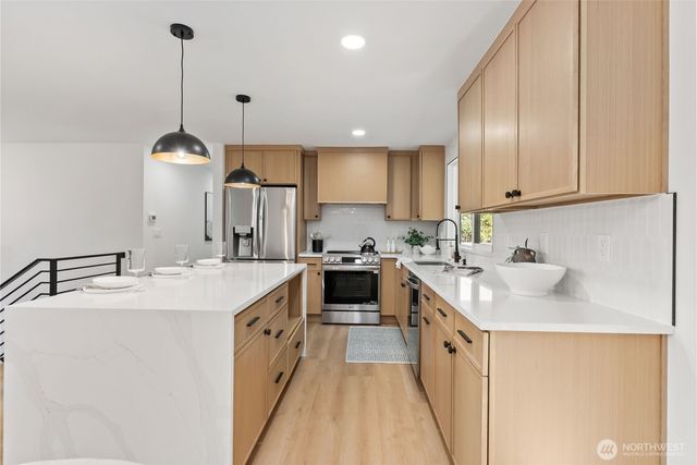 9548 3rd Avenue NW, Seattle, WA 98117