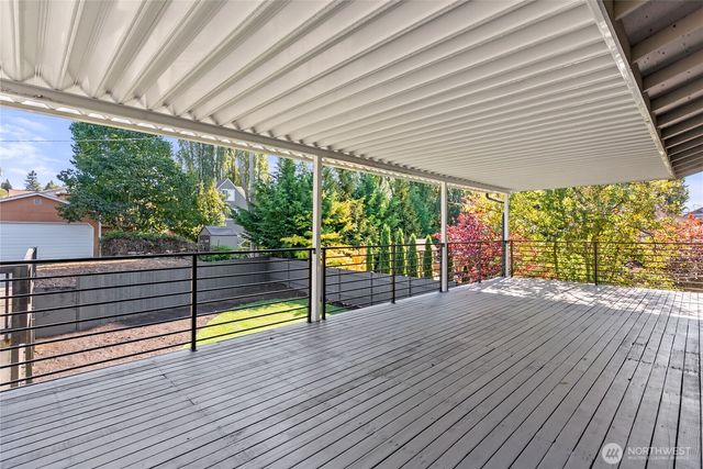 9548 3rd Avenue NW, Seattle, WA 98117