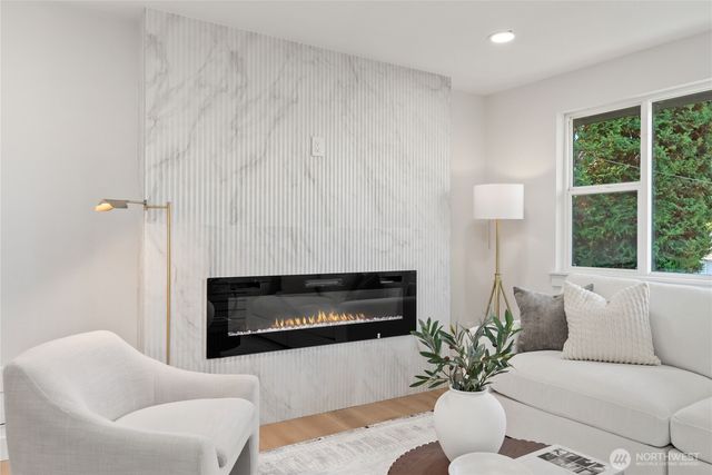 9548 3rd Avenue NW, Seattle, WA 98117