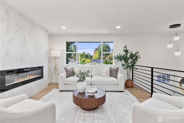 9548 3rd Avenue NW, Seattle, WA 98117