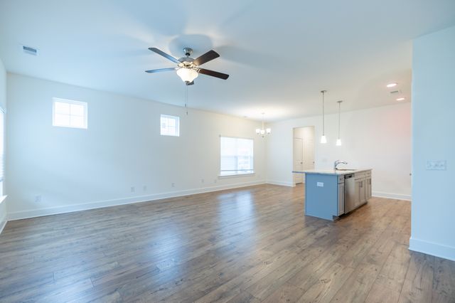 1050 Sweetleaf Dr, Franklin, TN 37064