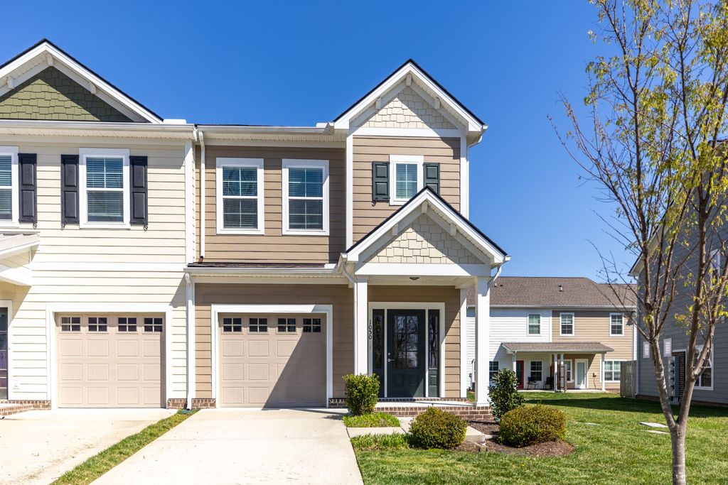 1050 Sweetleaf Dr, Franklin, TN 37064