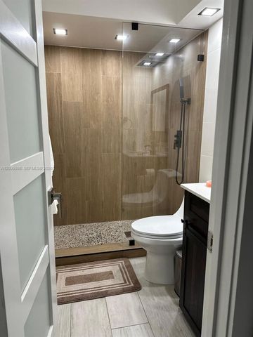 6633 NW 178th Ter, Hialeah, FL 33015