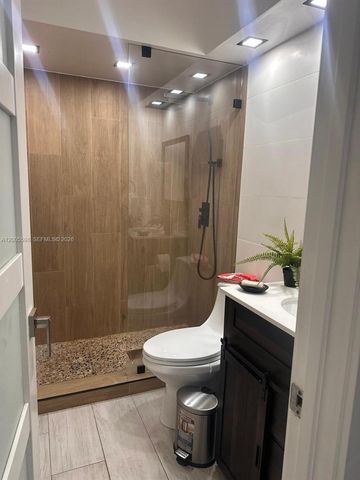 6633 NW 178th Ter, Hialeah, FL 33015