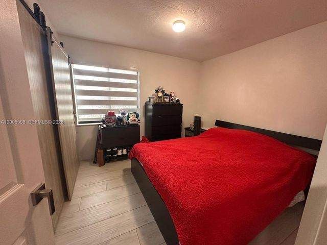 6633 NW 178th Ter, Hialeah, FL 33015