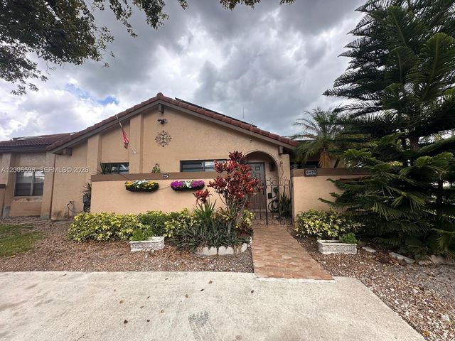 6633 NW 178th Ter, Hialeah, FL 33015