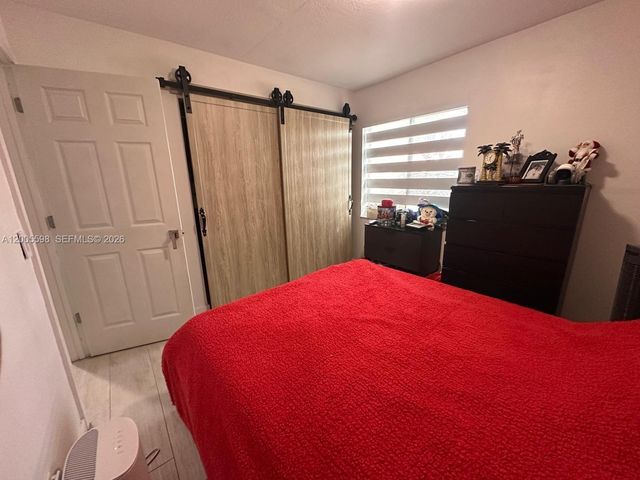 6633 NW 178th Ter, Hialeah, FL 33015