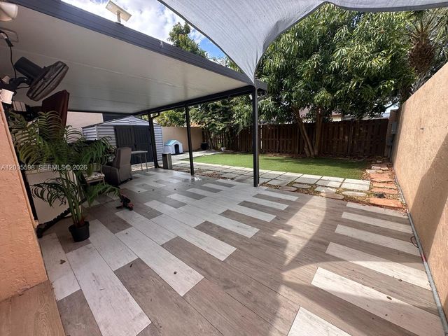 6633 NW 178th Ter, Hialeah, FL 33015