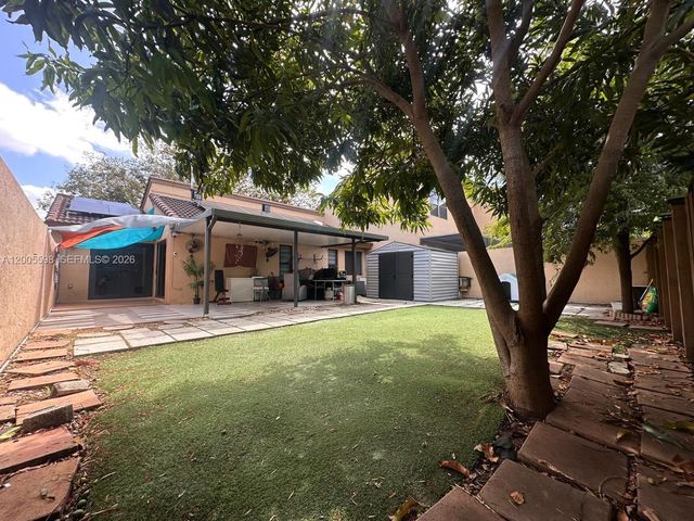 6633 NW 178th Ter, Hialeah, FL 33015