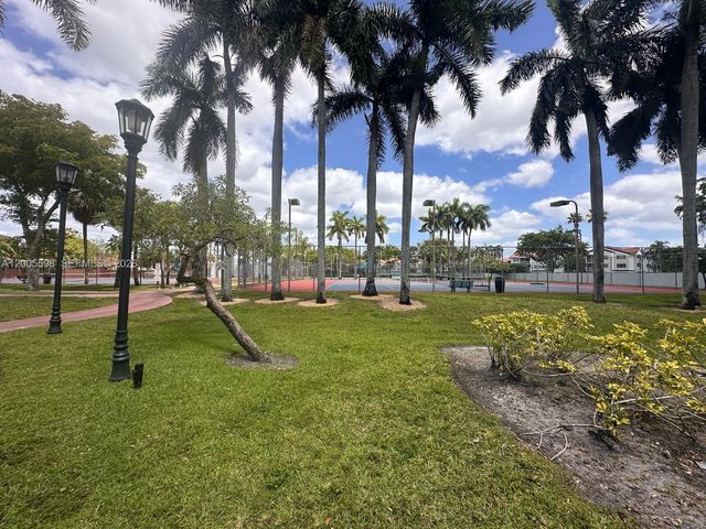 6633 NW 178th Ter, Hialeah, FL 33015