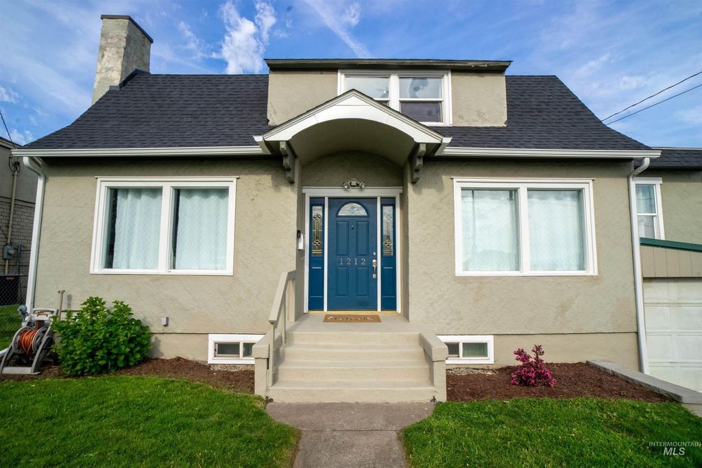 1212 14th St, Lewiston, ID 83501