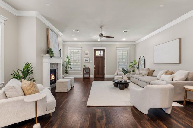 516 W 24th Street, Houston, TX 77008