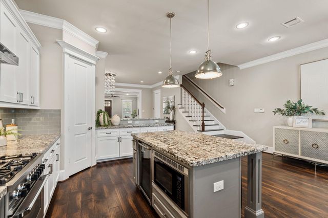 516 W 24th Street, Houston, TX 77008