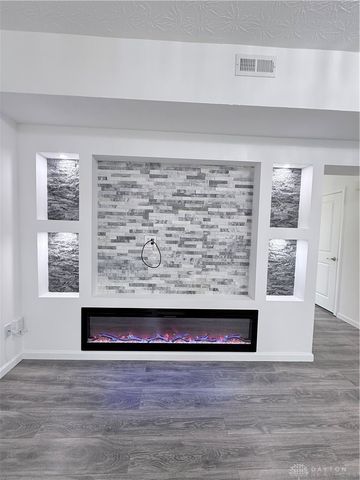 8127 Bushclover Drive, Tipp City, OH 45371