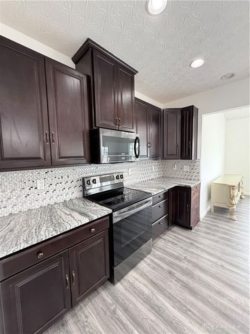 8127 Bushclover Drive, Tipp City, OH 45371