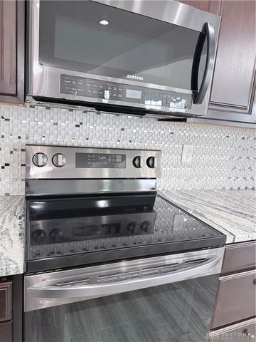 8127 Bushclover Drive, Tipp City, OH 45371