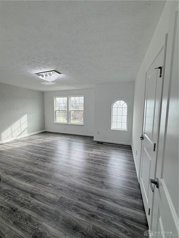 8127 Bushclover Drive, Tipp City, OH 45371