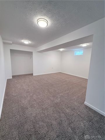 8127 Bushclover Drive, Tipp City, OH 45371