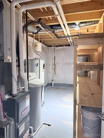 8127 Bushclover Drive, Tipp City, OH 45371