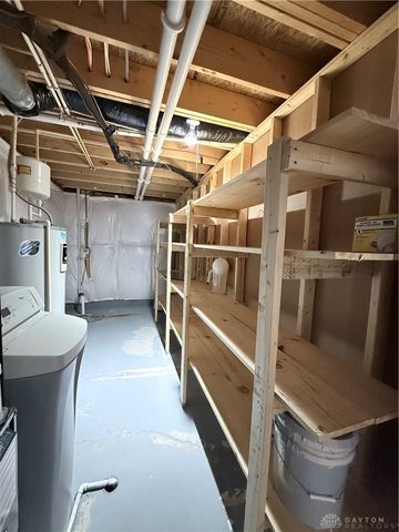 8127 Bushclover Drive, Tipp City, OH 45371