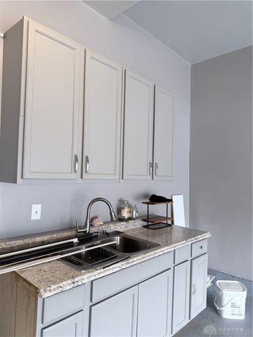 8127 Bushclover Drive, Tipp City, OH 45371