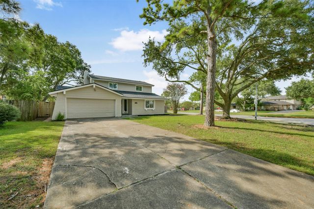 3727 Thursa Lane, Friendswood, TX 77546