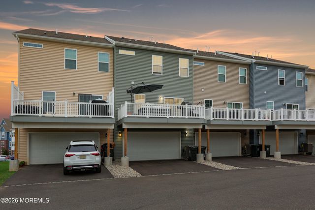 72 Anchor Way 272, Cliffwood, NJ 07721