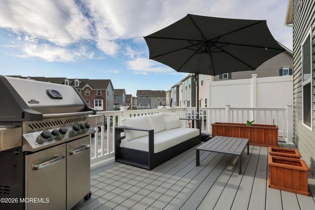 72 Anchor Way 272, Cliffwood, NJ 07721