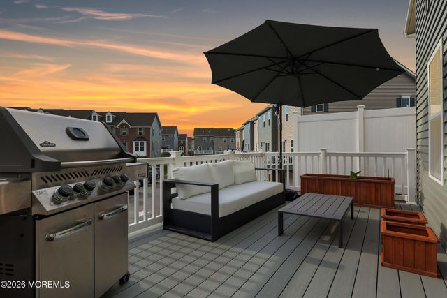 72 Anchor Way 272, Cliffwood, NJ 07721