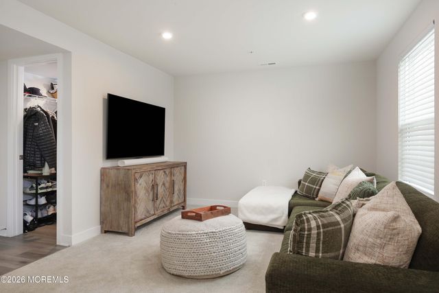72 Anchor Way 272, Cliffwood, NJ 07721