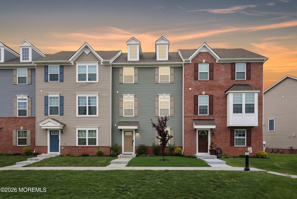 72 Anchor Way 272, Cliffwood, NJ 07721