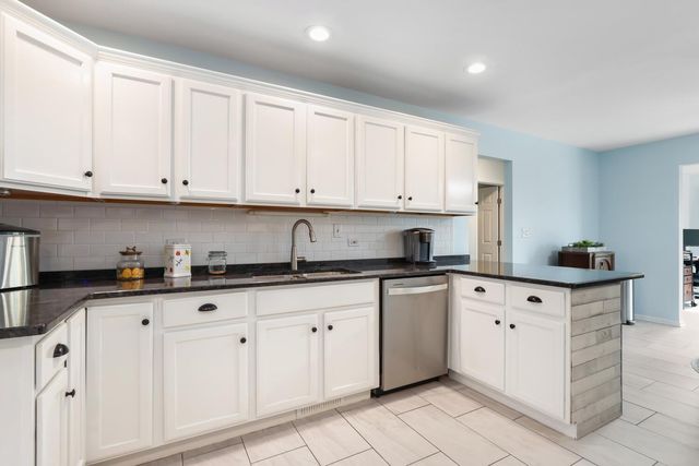 557 Rose Bush Lane, Dyer, IN 46311