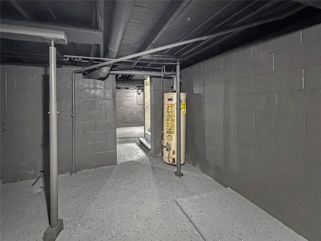 2520 E 38th Street, Des Moines, IA 50317