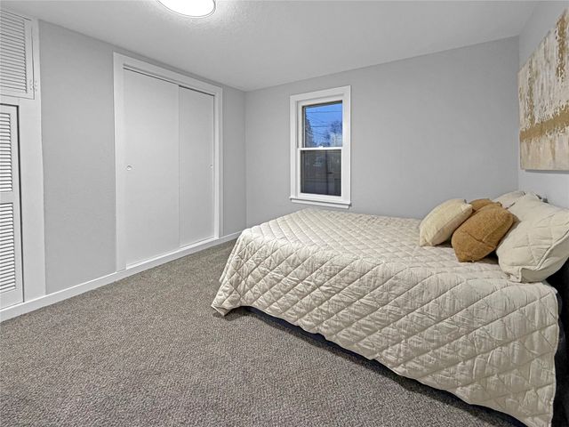 2520 E 38th Street, Des Moines, IA 50317