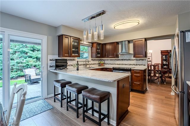 27563 Hemlock Drive, Westlake, OH 44145