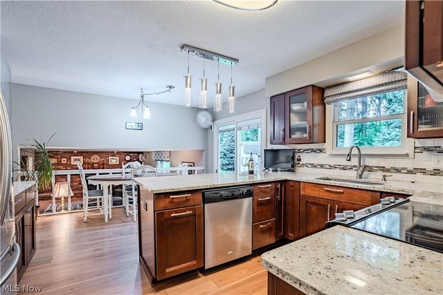 27563 Hemlock Drive, Westlake, OH 44145