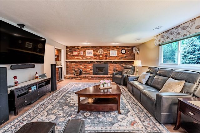 27563 Hemlock Drive, Westlake, OH 44145