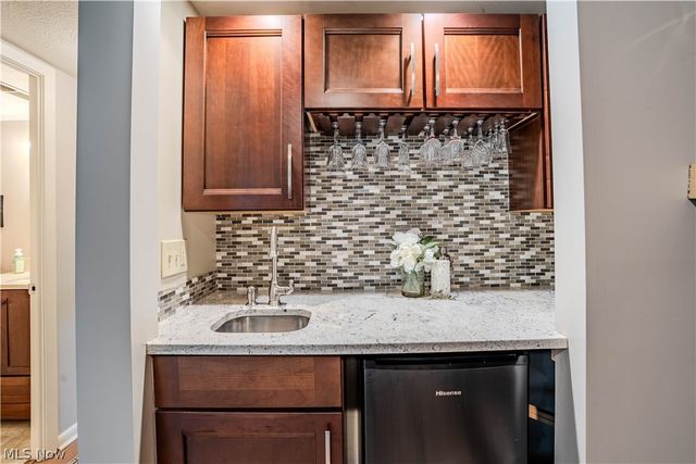 27563 Hemlock Drive, Westlake, OH 44145