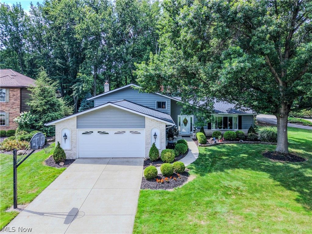 27563 Hemlock Drive, Westlake, OH 44145