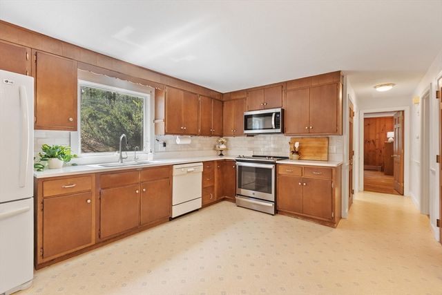 14 Minot Avenue, Acton, MA 01720