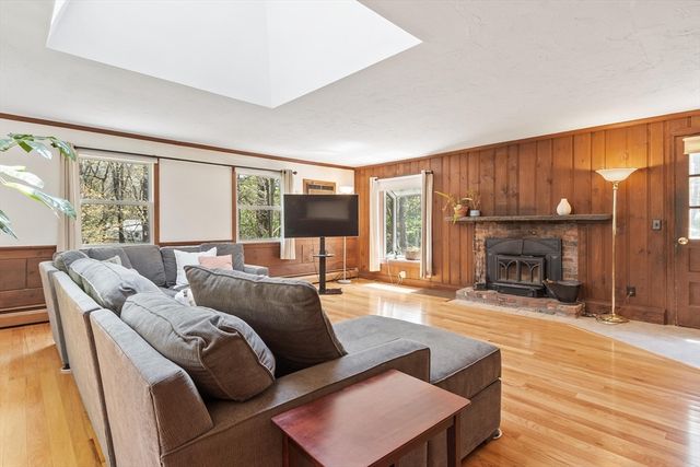 14 Minot Avenue, Acton, MA 01720