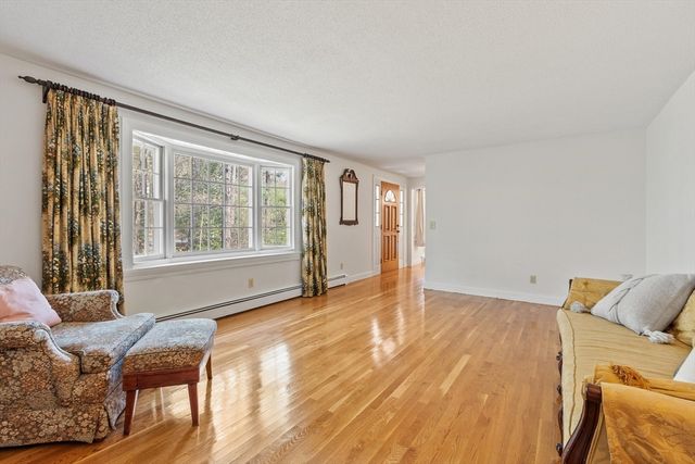 14 Minot Avenue, Acton, MA 01720