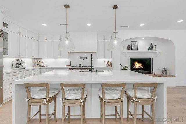 7778 Tierra Tesoro, San Diego, CA 92127