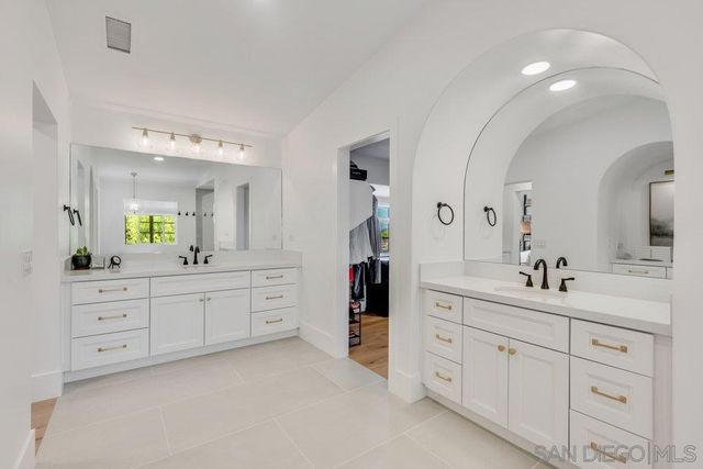 7778 Tierra Tesoro, San Diego, CA 92127