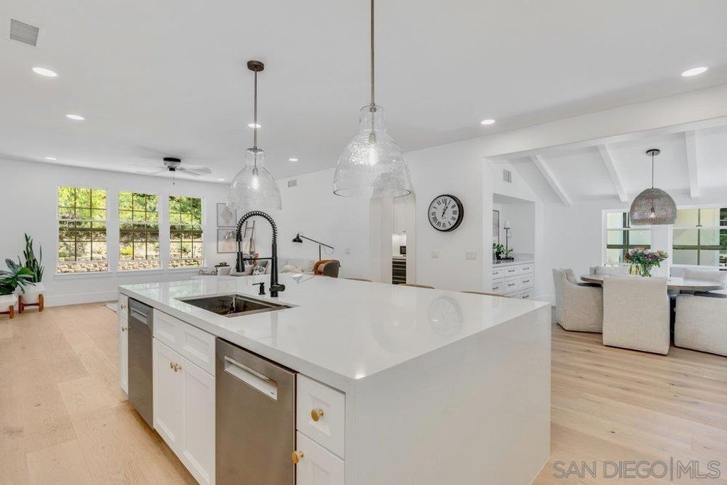 Image 15 of property listing at 7778 Tierra Tesoro, San Diego, CA 92127